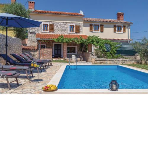 Beautiful Home In Liznjan With Ethernet Internet