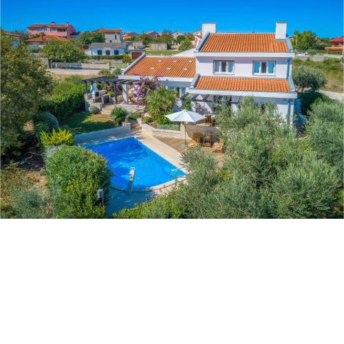 Beautiful Home In Liznjan With House Sea View