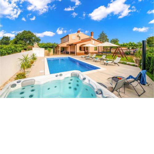 Beautiful Home In Marcana With Wifi
