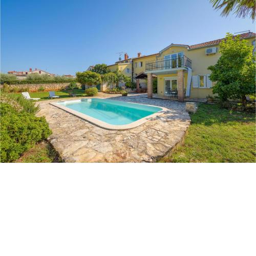 Beautiful Home In Porec With Wifi