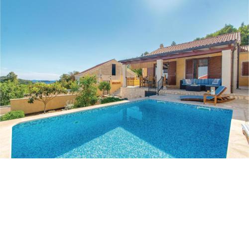 Beautiful Home In Prizba With Wifi