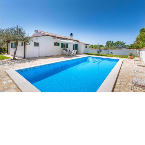 Beautiful Home In Pula With Outdoor Swimming Pool