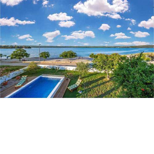 Beautiful Home In Raslina With House Sea View