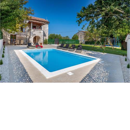 Beautiful Home In Rojnici