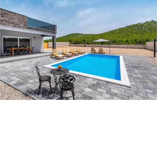 Beautiful Home In Stankovci With Wifi