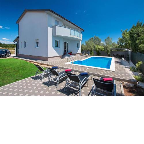 Beautiful villa Amber with private pool near Pula