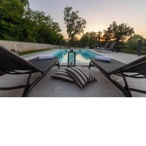 Beautiful villa Foska with private Pool near the beach