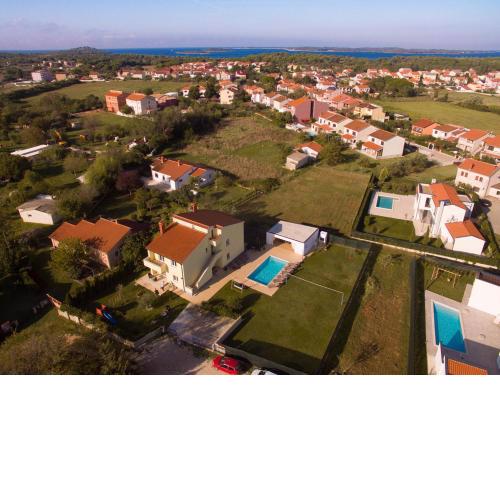 Beautiful villa Rampic with private pool near the beach in Fazana