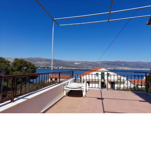 Big apt w large terrace&great sea view close beach