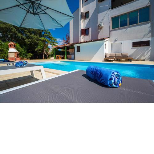 Big swimming pool Apartment Monvidal