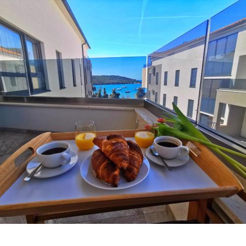 Black Pearl - Luxury seaside app with pool & bbq, Istra