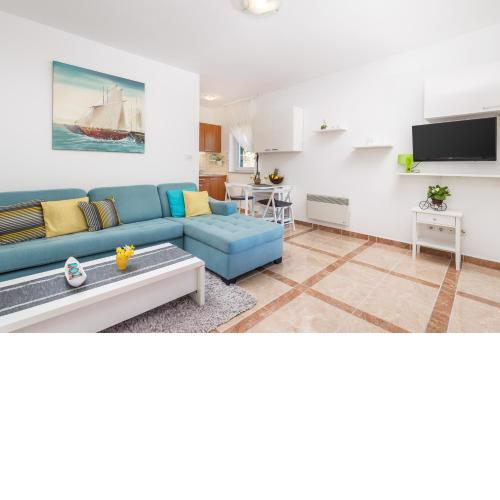Blue Dream Studio Apartment with a pool