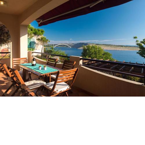 Captain's Apartment with Sea View