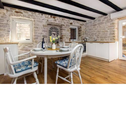 Captain's Lodge