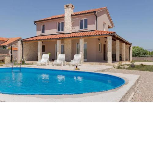 Casa di Marko-NEW MODERN RUSTIC HOUSE with pool AND SPACIOUS GARDEN!