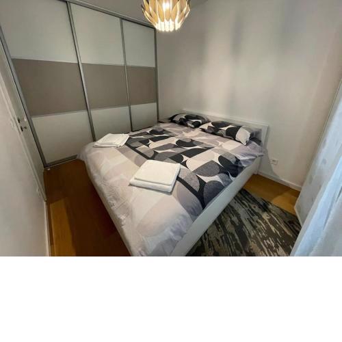 CENTER near Esplanade hotel - lovely apartment with parking