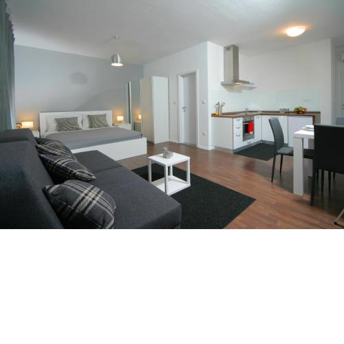 Charm Apartments And Rooms