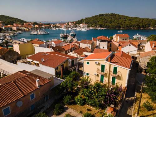 Charming 1-bedroom Apartment Sonia, Sleeps 4