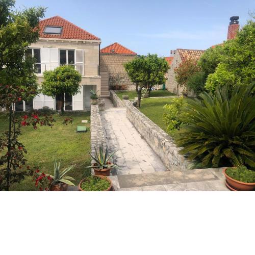Charming apartment for 3 pax in Cavtat