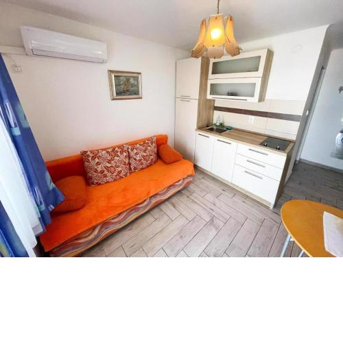 Charming apartment in Jadranovo with sea view 35 m²