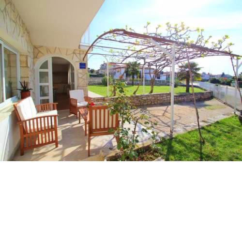 Charming Apartment in Novigrad, 45 sqm, with Terrace
