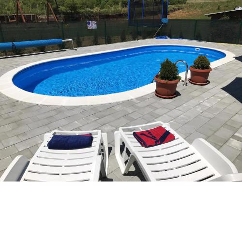 Charming Apartment in Rakovica with Shared Pool