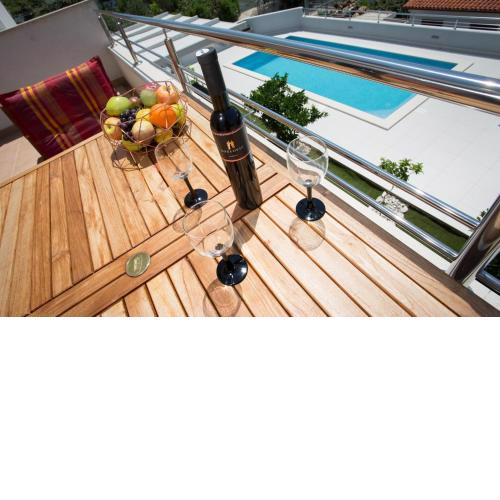 Charming modern house with the new swimming pool - apartment Maya 1