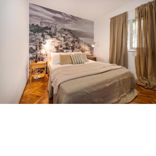 Charming renovated apartment next to the sea