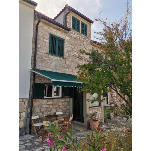 Charming Traditional Townhouse - Holiday Home Kata