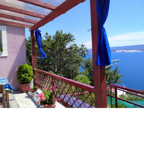 Cheerful two bedroom cottage with panoramic view in Celina