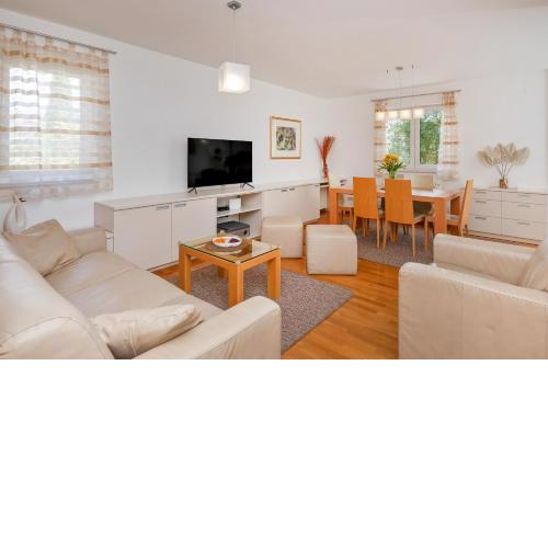 Comfortable Apartment Laura Lapad with garage