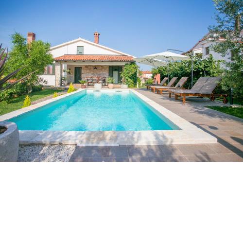 Comfortable Villa Marinela with Pool and Garden
