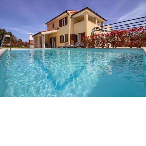Complex of 2 villas Banjole Aurora with 2 private pools for up to 20 persons only 200m from the beach - WiiBuk