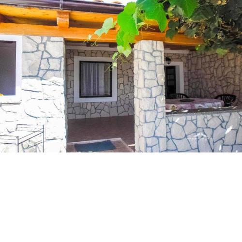 Cosy Apartment near the beach in Zubovici Croatia