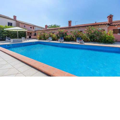 Country Villa (3642)