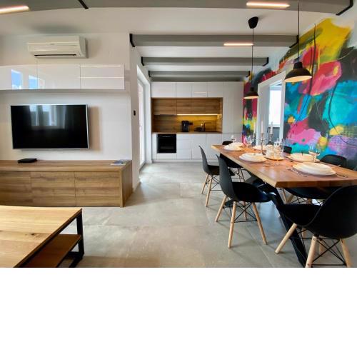 Cozy 3-Bedroom Apartment Malin