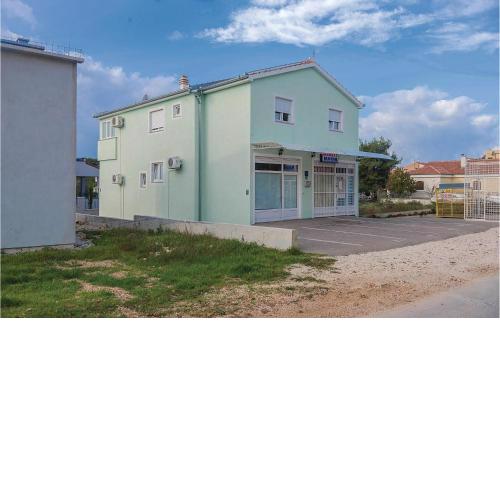 Cozy Apartment In Biograd With Wifi