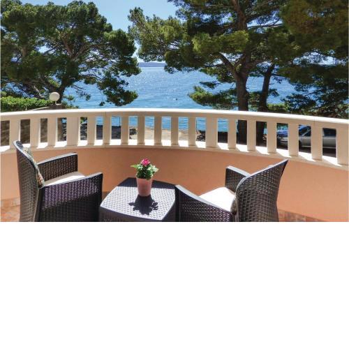 Cozy Apartment In Jesenice With House Sea View
