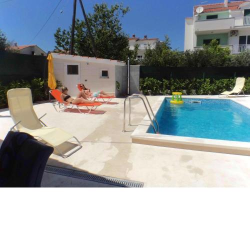 Cozy apartment in Kastel Stafilic 27 m² with shared pool