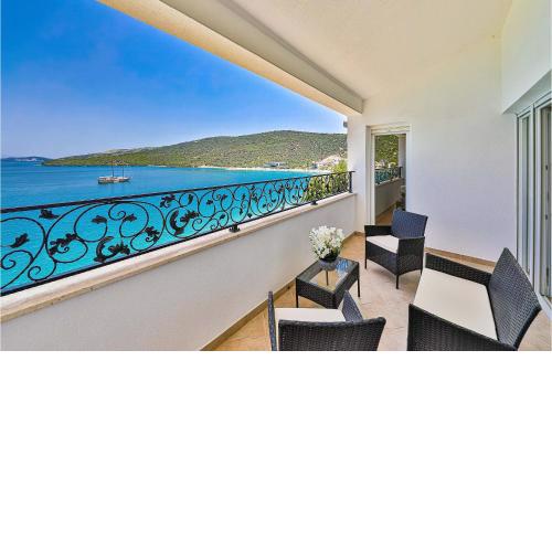 Cozy Apartment In Marina With House Sea View