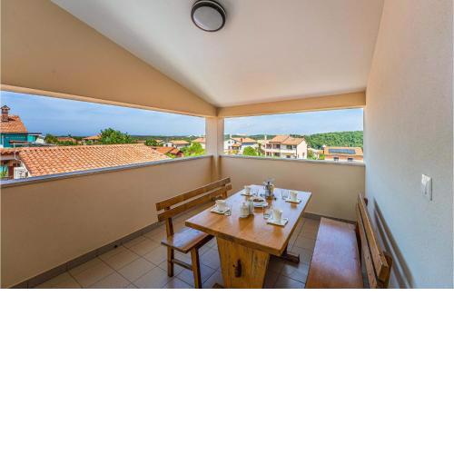 Cozy Apartment In Medulin With Kitchen