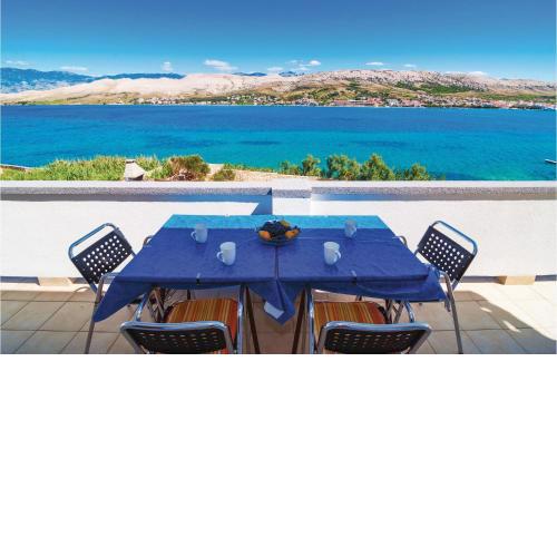 Cozy Apartment In Pag With Kitchen