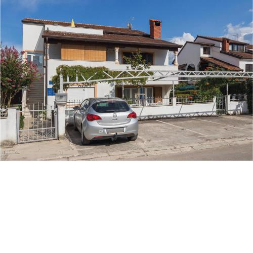 Cozy Apartment In Porec With Wifi