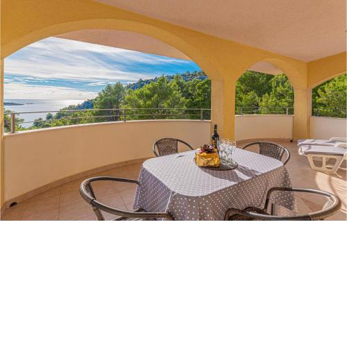 Cozy Apartment In Razanj With House Sea View