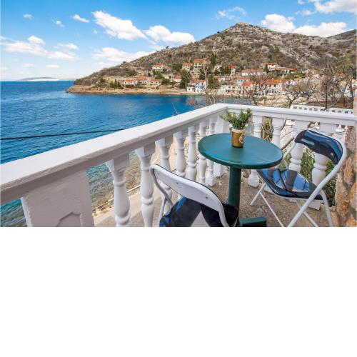 Cozy Apartment In Starigrad With House Sea View