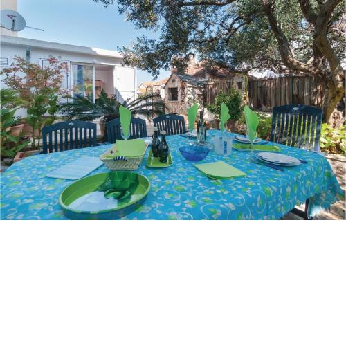 Cozy Apartment In Supetar With Wifi