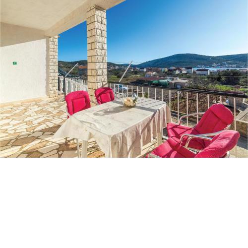 Cozy Apartment In Vinisce With Wifi
