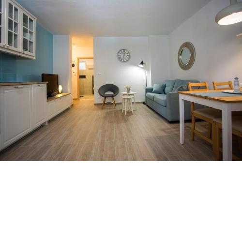 Cozy Coastal apartment GaMa