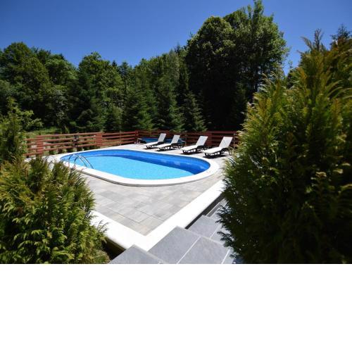 Cozy Holiday Home in Kvarner with Outdoor Jacuzzi