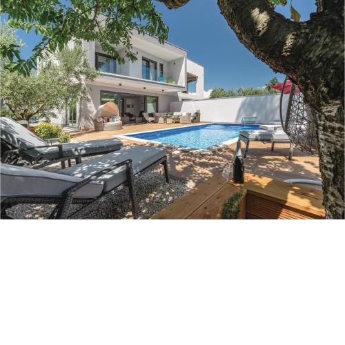 Cozy Home In Cervar With Sauna